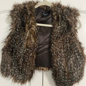 Bebe faux fur vest- EUC.